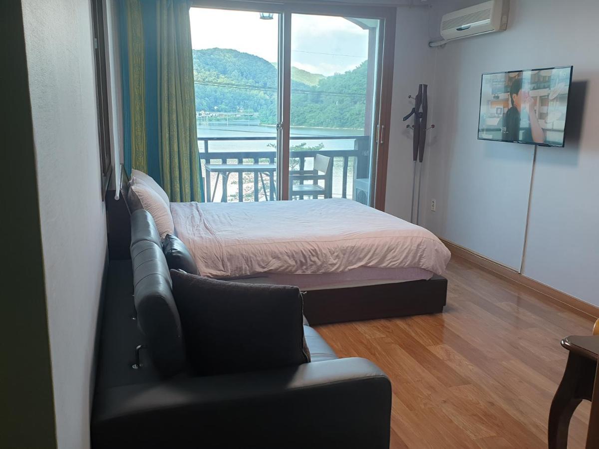 Lahoya Pension Chuncheon Exterior foto